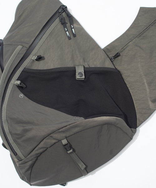 F/CE. TEXTURED TWILL 3 POINTS SLINGER BAG / エフシーイー