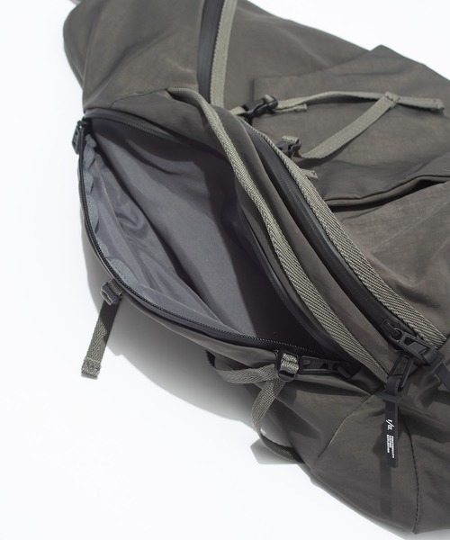 F/CE. TEXTURED TWILL 3 POINTS SLINGER BAG / エフシーイー