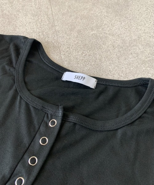 SHEPP(シープ)の「【累計お気に入り9500人突破】ヘンリーネック スリムフィット ロンT/26春夏(Tシャツ/カットソー・レディース・オートミール/ブラック/ホワイト・S/M)」の19枚目の写真