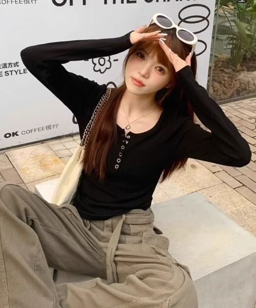 SHEPP(シープ)の「【累計お気に入り9500人突破】ヘンリーネック スリムフィット ロンT/26春夏(Tシャツ/カットソー・レディース・オートミール/ブラック/ホワイト・S/M)」の11枚目の写真