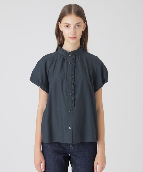 BLUE LABEL CRESTBRIDGE(ブルーレーベルクレストブリッジ)の「ドライクリアシャンブレーフリルブラウス(シャツ/ブラウス・レディース・ダークネイビー/オフホワイト・38/36)」の2枚目の写真