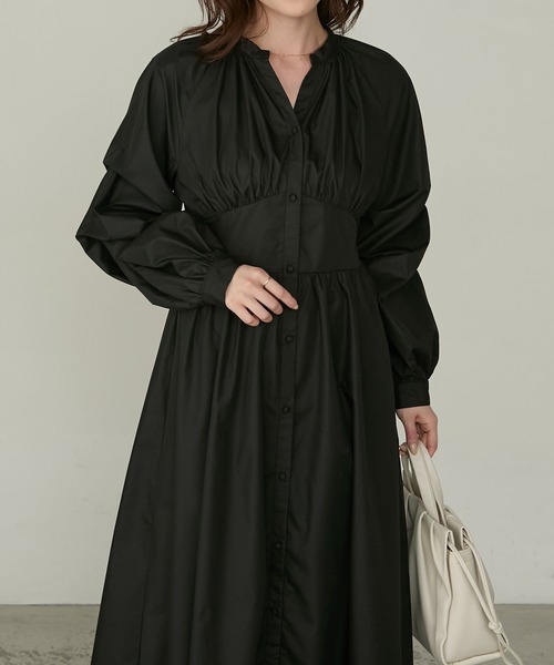 Cherir Mignon（シェリルミニョン）の「【Cherir Mignon】- Silhouette Couture -タックスリーブスキッパーギャザーシャツワンピース（ワンピース・レディース・ブラック/チャコールグレー/ホワイト・M/S）」の19枚目の写真