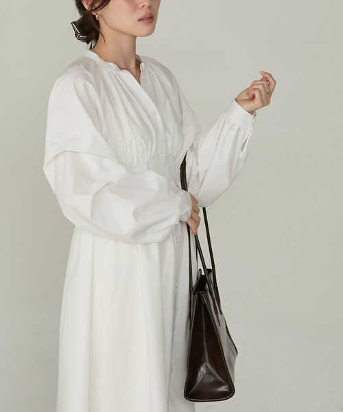 Cherir Mignon（シェリルミニョン）の「【Cherir Mignon】- Silhouette Couture -タックスリーブスキッパーギャザーシャツワンピース（ワンピース・レディース・ブラック/チャコールグレー/ホワイト・M/S）」の9枚目の写真