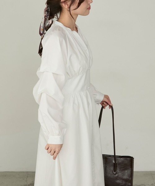 Cherir Mignon（シェリルミニョン）の「【Cherir Mignon】- Silhouette Couture -タックスリーブスキッパーギャザーシャツワンピース（ワンピース・レディース・ブラック/チャコールグレー/ホワイト・M/S）」の10枚目の写真