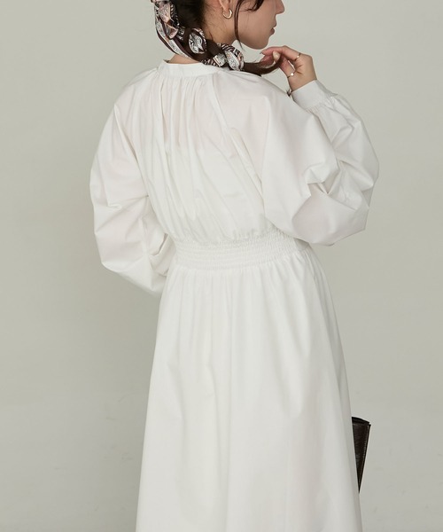 Cherir Mignon（シェリルミニョン）の「【Cherir Mignon】- Silhouette Couture -タックスリーブスキッパーギャザーシャツワンピース（ワンピース・レディース・ブラック/チャコールグレー/ホワイト・M/S）」の11枚目の写真