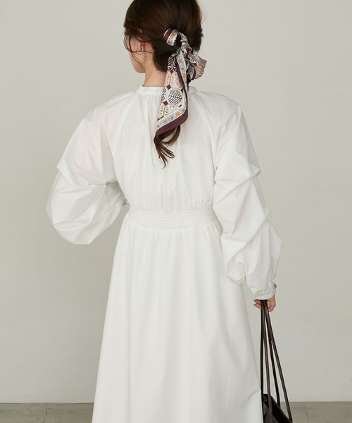 Cherir Mignon（シェリルミニョン）の「【Cherir Mignon】- Silhouette Couture -タックスリーブスキッパーギャザーシャツワンピース（ワンピース・レディース・ブラック/チャコールグレー/ホワイト・M/S）」の18枚目の写真