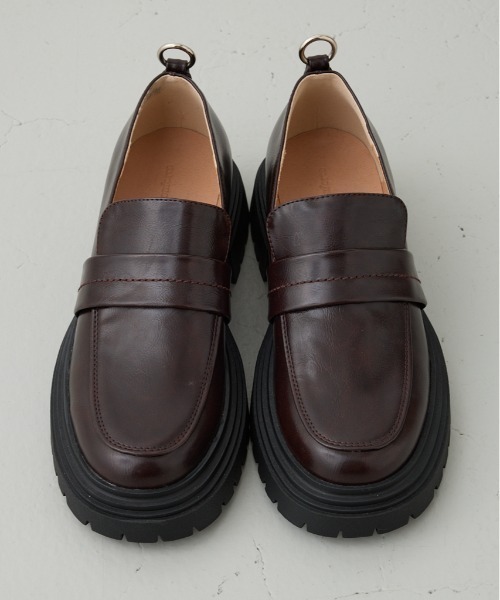 crie conforto（クリーコンフォルト）の「バックリングプラットフォームローファー　靴（ローファー・レディース・ブラウン/ブラック・SMALL/MEDIUM/LARGE/LL）」の2枚目の写真