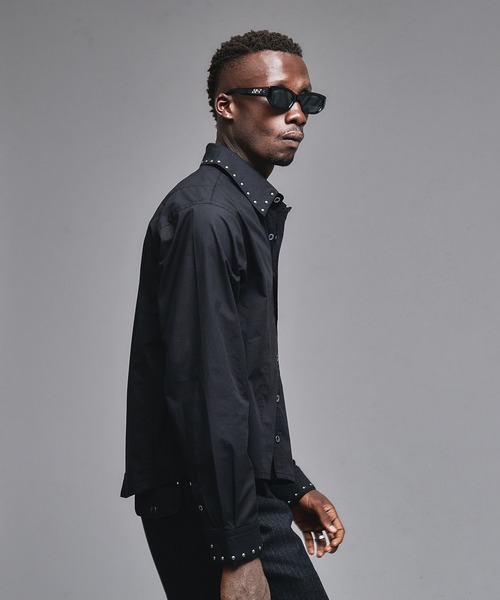 ANDER HUNK（アンダーハンク）の「Studs Design Double-cuffs Shirt / スタッズデザインダブルカフスシャツ（シャツ/ブラウス・メンズ・ブラック/ホワイト・MEDIUM/LARGE）」の13枚目の写真