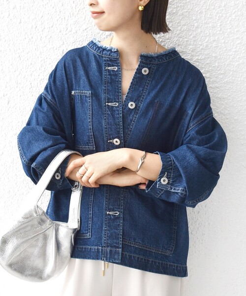 SHIPS（シップス）の「【WEB限定】〈洗濯機可能〉ノーカラー デニム カバー オール（デニムジャケット・レディース・ブルー/ネイビー・ONE SIZE）」の16枚目の写真