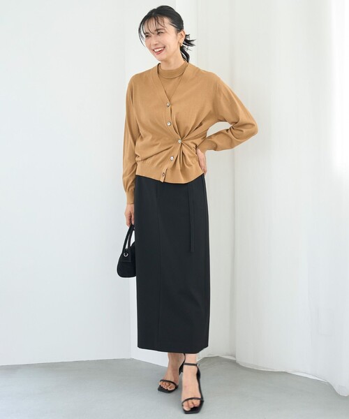 UNFILO(アンフィーロ)の「ウールライク Iラインスカート(スカート・レディース・ベージュ系/ブラック系・X-SMALL/LARGE/MEDIUM/SMALL)」の2枚目の写真