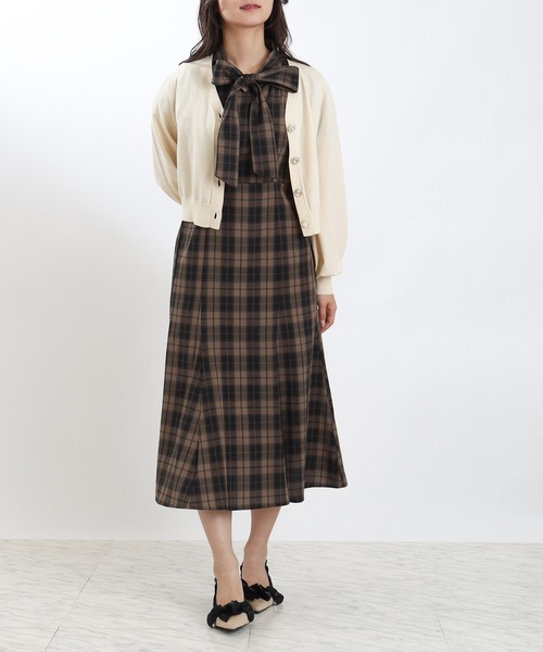 ASTORIA ODIER（アストリアオディール）の「アソート装飾ボタンVネックカーディガン（カーディガン/ボレロ・レディース・ブラウン/アイボリー/ブラック/ワイン・MEDIUM）」の20枚目の写真