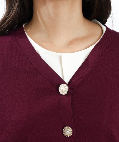 ASTORIA ODIER（アストリアオディール）の「アソート装飾ボタンVネックカーディガン（カーディガン/ボレロ・レディース・ブラウン/アイボリー/ブラック/ワイン・MEDIUM）」の5枚目の写真