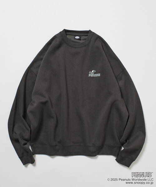 FREAK'S STORE(フリークスストア)の「限定展開 PEANUTS/ピーナッツ 別注 バックプリント クルーネックスウェット/スヌーピー(スウェット・メンズ・アッシュグレー/ネイビー/ピンク/スミクロ・MEDIUM/LARGE/SMALL)」の9枚目の写真