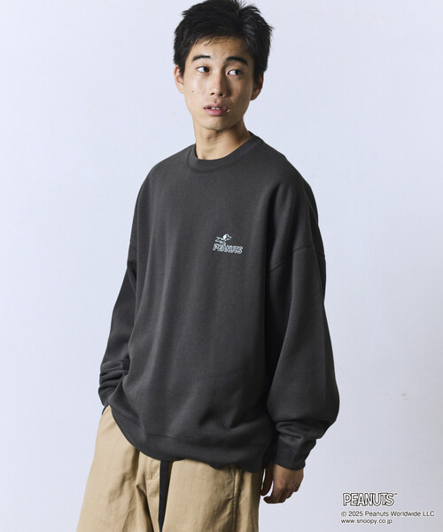 FREAK'S STORE(フリークスストア)の「限定展開 PEANUTS/ピーナッツ 別注 バックプリント クルーネックスウェット/スヌーピー(スウェット・メンズ・アッシュグレー/ネイビー/ピンク/スミクロ・MEDIUM/LARGE/SMALL)」の19枚目の写真