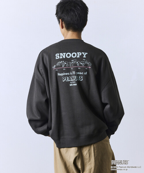 FREAK'S STORE(フリークスストア)の「限定展開 PEANUTS/ピーナッツ 別注 バックプリント クルーネックスウェット/スヌーピー(スウェット・メンズ・アッシュグレー/ネイビー/ピンク/スミクロ・MEDIUM/LARGE/SMALL)」の6枚目の写真