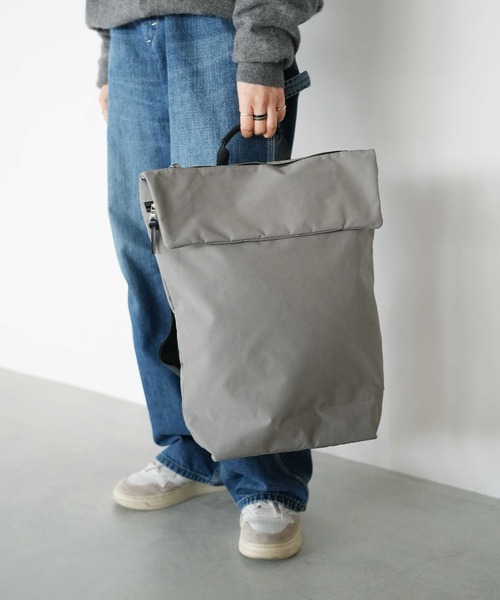 STANDARD SUPPLY（スタンダードサプライ）の「スタンダードサプライ / SIMPLICITY シンプリシティ / FOLD DAYPACK フォールドデイパック（バックパック/リュック・レディース・グリーン/ダークネイビー/モカ/サンドベージュ/ブラック/ダークパープル/グレー/チャコールグレー/ブルー・FREE）」の4枚目の写真