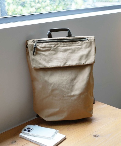 STANDARD SUPPLY（スタンダードサプライ）の「スタンダードサプライ / SIMPLICITY シンプリシティ / FOLD DAYPACK フォールドデイパック（バックパック/リュック・レディース・グリーン/ダークネイビー/モカ/サンドベージュ/ブラック/ダークパープル/グレー/チャコールグレー/ブルー・FREE）」の6枚目の写真
