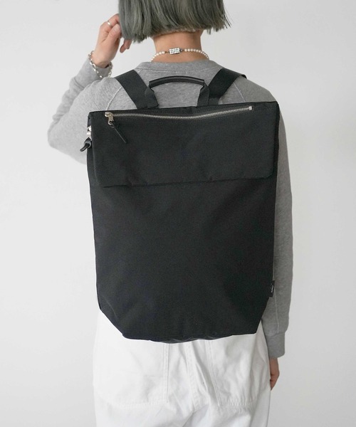 STANDARD SUPPLY（スタンダードサプライ）の「スタンダードサプライ / SIMPLICITY シンプリシティ / FOLD DAYPACK フォールドデイパック（バックパック/リュック・レディース・グリーン/ダークネイビー/モカ/サンドベージュ/ブラック/ダークパープル/グレー/チャコールグレー/ブルー・FREE）」の2枚目の写真