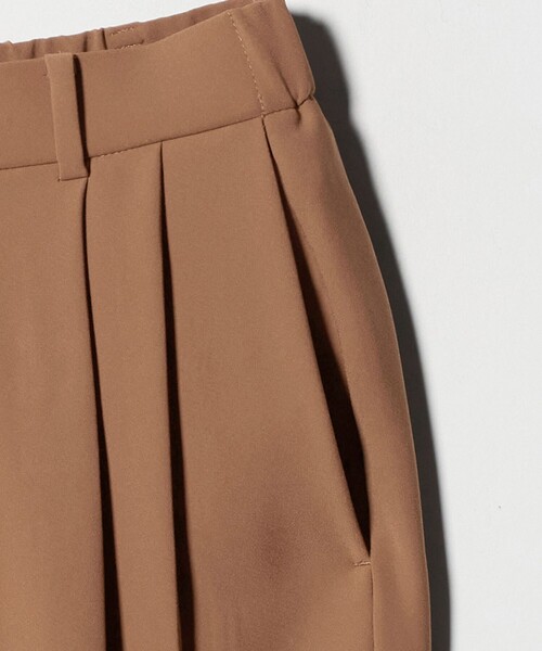 UNITED ARROWS（ユナイテッドアローズ）の「2タック ワイドパンツ‐UVカット 接触冷感 吸水速乾 帯電防止 ウォッシャブル‐（スラックス・レディース・ブラック/ピンク/ベージュ/ネイビー・36/34/38/40）」の19枚目の写真