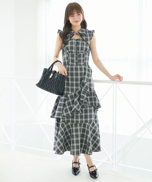 MAJESTIC LEGON（マジェスティックレゴン）の「デコルテオープンノースリロングワンピ（ワンピース・レディース・ブラック/オフホワイト/ブラック系その他・MEDIUM/SMALL）」の3枚目の写真
