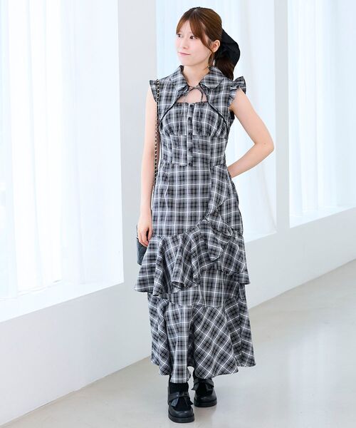 MAJESTIC LEGON（マジェスティックレゴン）の「デコルテオープンノースリロングワンピ（ワンピース・レディース・ブラック/オフホワイト/ブラック系その他・MEDIUM/SMALL）」の12枚目の写真