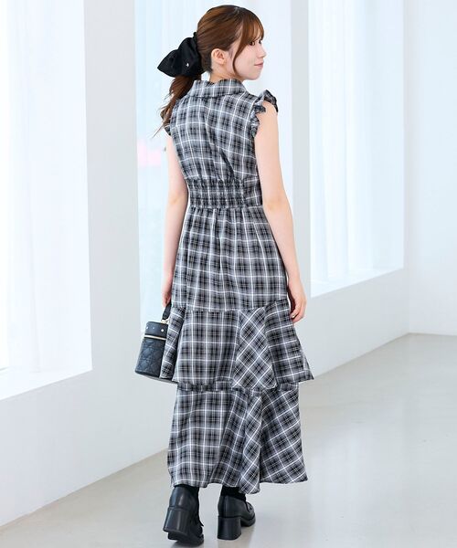 MAJESTIC LEGON（マジェスティックレゴン）の「デコルテオープンノースリロングワンピ（ワンピース・レディース・ブラック/オフホワイト/ブラック系その他・MEDIUM/SMALL）」の14枚目の写真