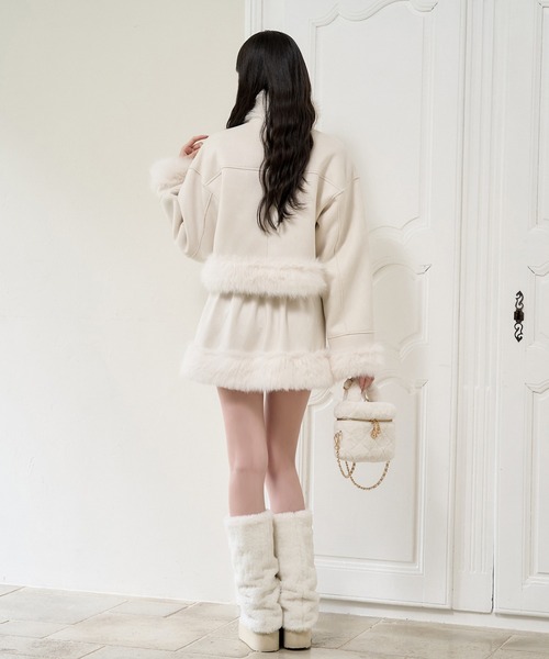 one after another NICE CLAUP（ワンアフターアナザーナイスクラップ）の「フェイクムートンリボンアウター/セットアップボトムあり（ムートンコート・レディース・キャメル/オフホワイト/グレー・FREE）」の12枚目の写真