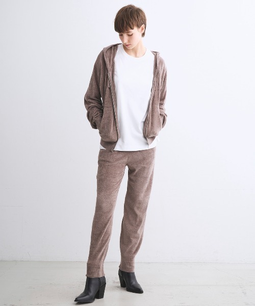 three dots(スリードッツ)の「ベロアセーター ジップアップフーディ(パーカー・レディース・ダークブラウン/ベージュ/ブラック・SMALL/MEDIUM)」の12枚目の写真
