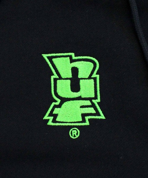 HUF(ハフ)の「メガブラスト エンブレム プルオーバーフーディ スウェットパーカー MEGABLAST EMB P/O HOODIE(パーカー・メンズ・ブラック/アッシュ・M/XL/L)」の6枚目の写真