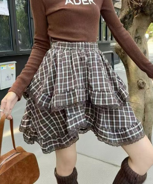 STAY MOTION（ステイモーション）の「【WEB限定】裾アシンメトリーチェック柄フリルミニスカート［韓国ファッション ガーリー］（スカート・レディース・ブラック/ブラウン・S/M）」の3枚目の写真