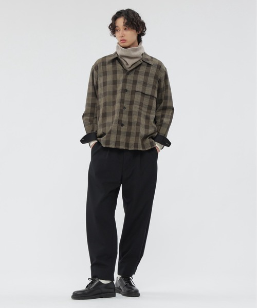 MARGARET HOWELL(マーガレットハウエル)の「GRAPHIC YARN DYED WOOL COTTON(シャツ/ブラウス・メンズ・カーキ・LARGE/MEDIUM)」の5枚目の写真