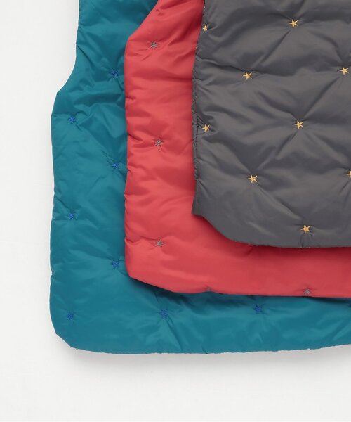 sense of wonder（センスオブワンダー）の「リバティアデラジャ星刺しゅうベスト（ベスト・キッズ・レンガ/ブルー/チャコール・110cm/120cm/80ｃｍ/90cm/100cm）」の8枚目の写真