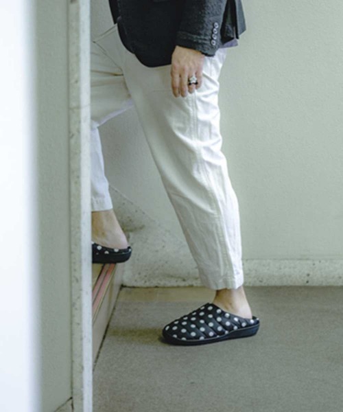 SUBU（スブ）の「SUBU スブ 冬サンダル（スリッポン・メンズ・シルバー/ブラック/カーキ/ブラック×ホワイト/レッド/シルバーグレー/グリーン/ピンク/ホワイト/ベージュ/ブラック系その他/ホワイト×ブラウン/ライトグリーン/ダークブラウン/その他/ホワイト×ブラック・22cm/20cm/24cm/26cm/28cm/30cm）」の19枚目の写真