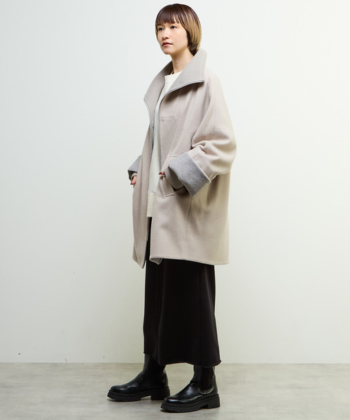 SOFFITTO(ソフィット)の「【nota della mano sinistra(ノータ デラ マノ シニストラ)】ドルマンファスナーハイネックコート(その他アウター・レディース・ベージュ/ブラック・FREE)」の16枚目の写真