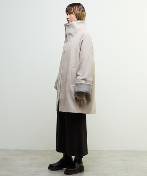 SOFFITTO(ソフィット)の「【nota della mano sinistra(ノータ デラ マノ シニストラ)】ドルマンファスナーハイネックコート(その他アウター・レディース・ベージュ/ブラック・FREE)」の18枚目の写真