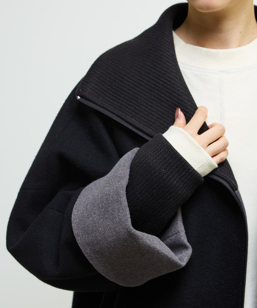 SOFFITTO(ソフィット)の「【nota della mano sinistra(ノータ デラ マノ シニストラ)】ドルマンファスナーハイネックコート(その他アウター・レディース・ベージュ/ブラック・FREE)」の10枚目の写真