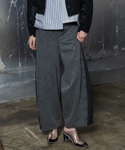 AULA AILA(アウラアイラ)の「【セットアップ着用可】コクーンシルエットデニムパンツ(デニムパンツ・レディース・ブラック/ブルー/ピンク・0/1)」の2枚目の写真