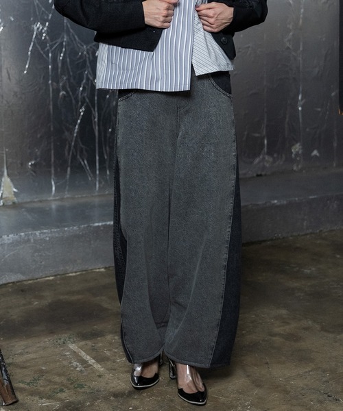 AULA AILA(アウラアイラ)の「【セットアップ着用可】コクーンシルエットデニムパンツ(デニムパンツ・レディース・ブラック/ブルー/ピンク・0/1)」の14枚目の写真