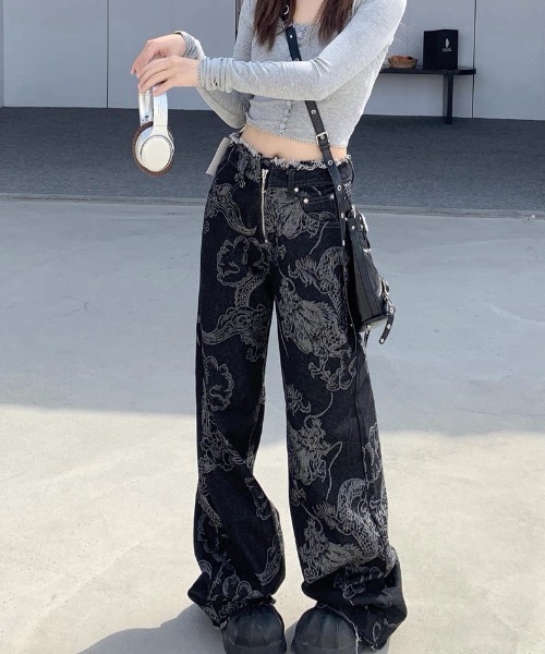 almo(アルモ)の「【LAMPOON】タトゥードラゴンブラックデニムパンツ(デニムパンツ・レディース・ブラック・SMALL/MEDIUM/LARGE)」の5枚目の写真