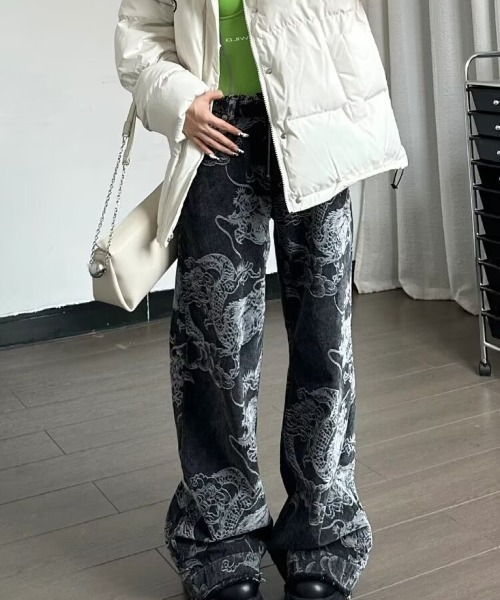 almo(アルモ)の「【LAMPOON】タトゥードラゴンブラックデニムパンツ(デニムパンツ・レディース・ブラック・SMALL/MEDIUM/LARGE)」の8枚目の写真