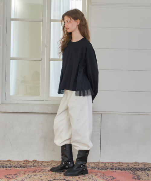 RONRON(ロンロン)の「RIBBON PATTERN WIDE DENIM PANTS WHITE(デニムパンツ・レディース・その他・SMALL/MEDIUM)」の4枚目の写真