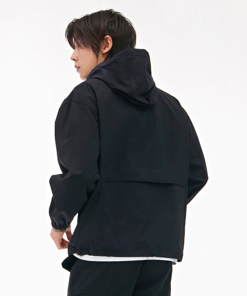 CHASECULT(チェイスカルト)の「共用ストレッチフードアノラックTシャツ-ブラック(ナイロンジャケット・メンズ・ブラック・100/110/95/105/90)」の2枚目の写真
