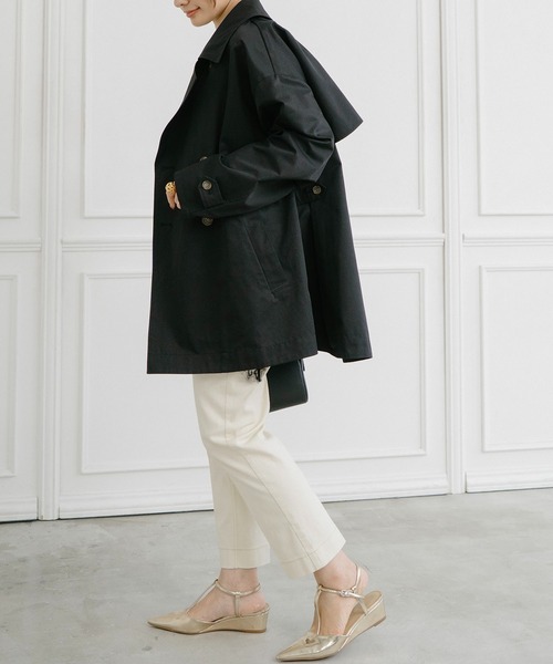 Emma Taylor(エマテイラー)の「バックフレアミドルトレンチコート(トレンチコート・レディース・ブラック/ベージュ・FREE)」の7枚目の写真