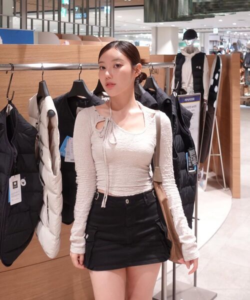 PAIN OR PLEASURE(ペインオアプレジャー)の「WRINKLED ORCHID TOP beige(Tシャツ/カットソー・レディース・その他・SMALL/MEDIUM)」の5枚目の写真