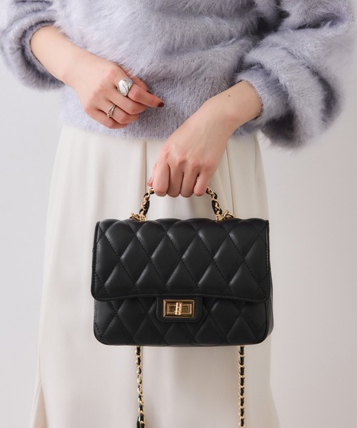 VIS（ビス）の「チェーンハンドルキルティングショルダーバッグ/2WAY・一部WEB限定カラー（ショルダーバッグ・レディース・オフホワイト/ブラック/サックスブルー/ピンク・FREE）」の8枚目の写真