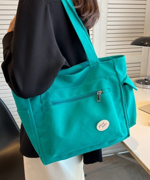 SallyLunn(サリーラン)の「マルチポケットショルダートートバッグ(ショルダーバッグ・レディース・ブラック/グリーン/ホワイト/ベージュ・FREE)」の4枚目の写真