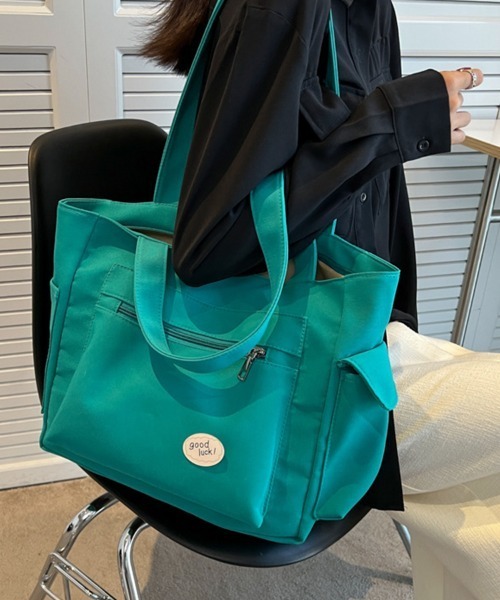 SallyLunn(サリーラン)の「マルチポケットショルダートートバッグ(ショルダーバッグ・レディース・ブラック/グリーン/ホワイト/ベージュ・FREE)」の13枚目の写真