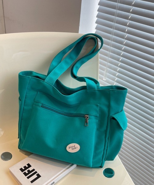 SallyLunn(サリーラン)の「マルチポケットショルダートートバッグ(ショルダーバッグ・レディース・ブラック/グリーン/ホワイト/ベージュ・FREE)」の5枚目の写真