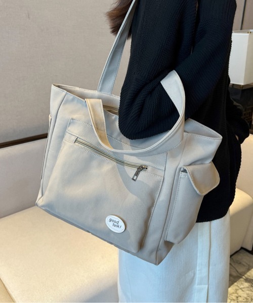 SallyLunn(サリーラン)の「マルチポケットショルダートートバッグ(ショルダーバッグ・レディース・ブラック/グリーン/ホワイト/ベージュ・FREE)」の6枚目の写真