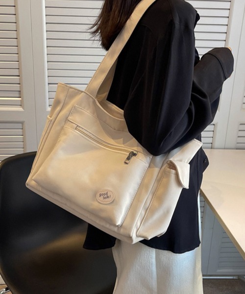 SallyLunn(サリーラン)の「マルチポケットショルダートートバッグ(ショルダーバッグ・レディース・ブラック/グリーン/ホワイト/ベージュ・FREE)」の9枚目の写真